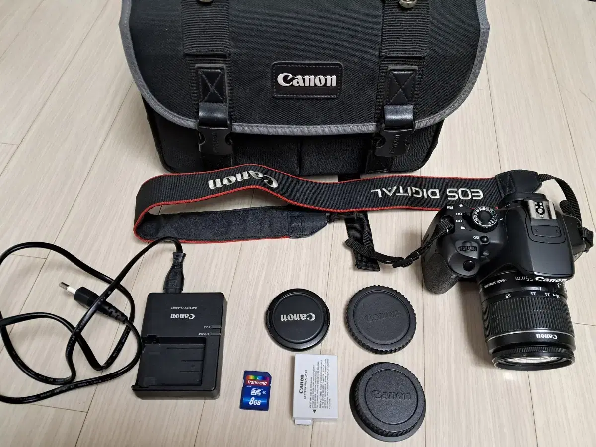 캐논 EOS 650D DSLR 카메라 와 기본 렌즈 세트