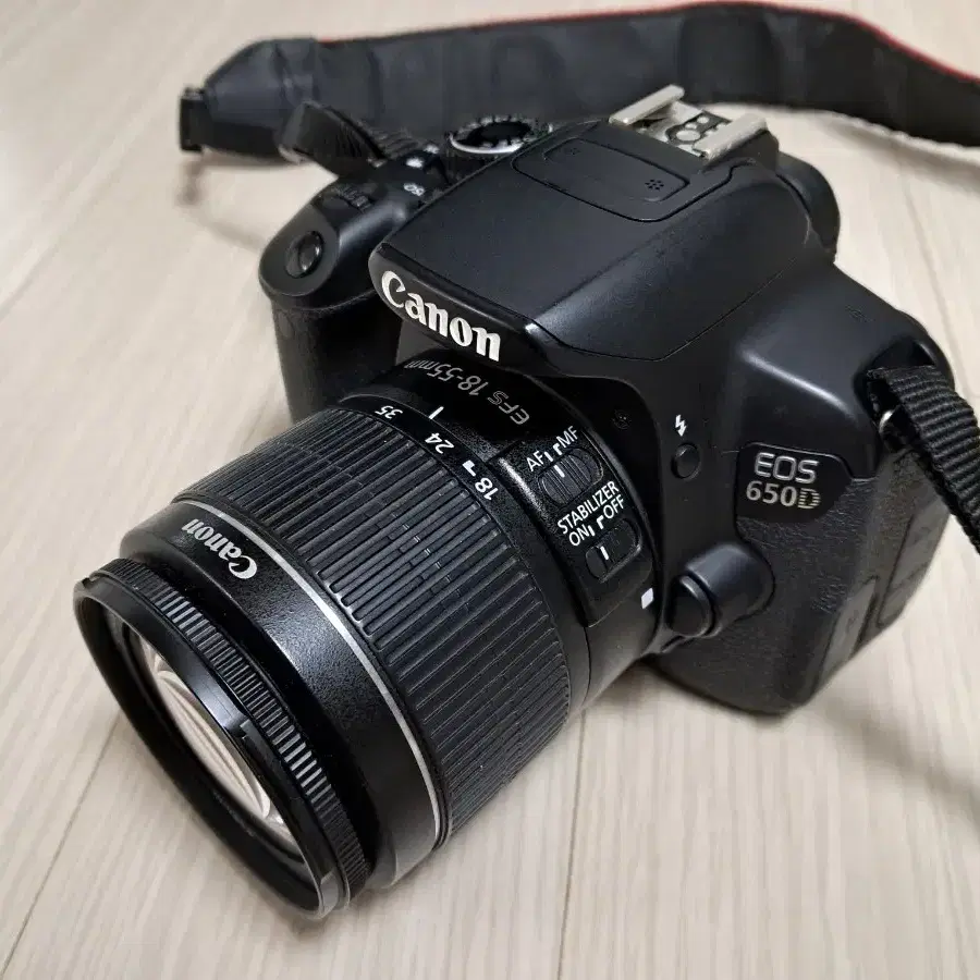 캐논 EOS 650D DSLR 카메라 와 기본 렌즈 세트