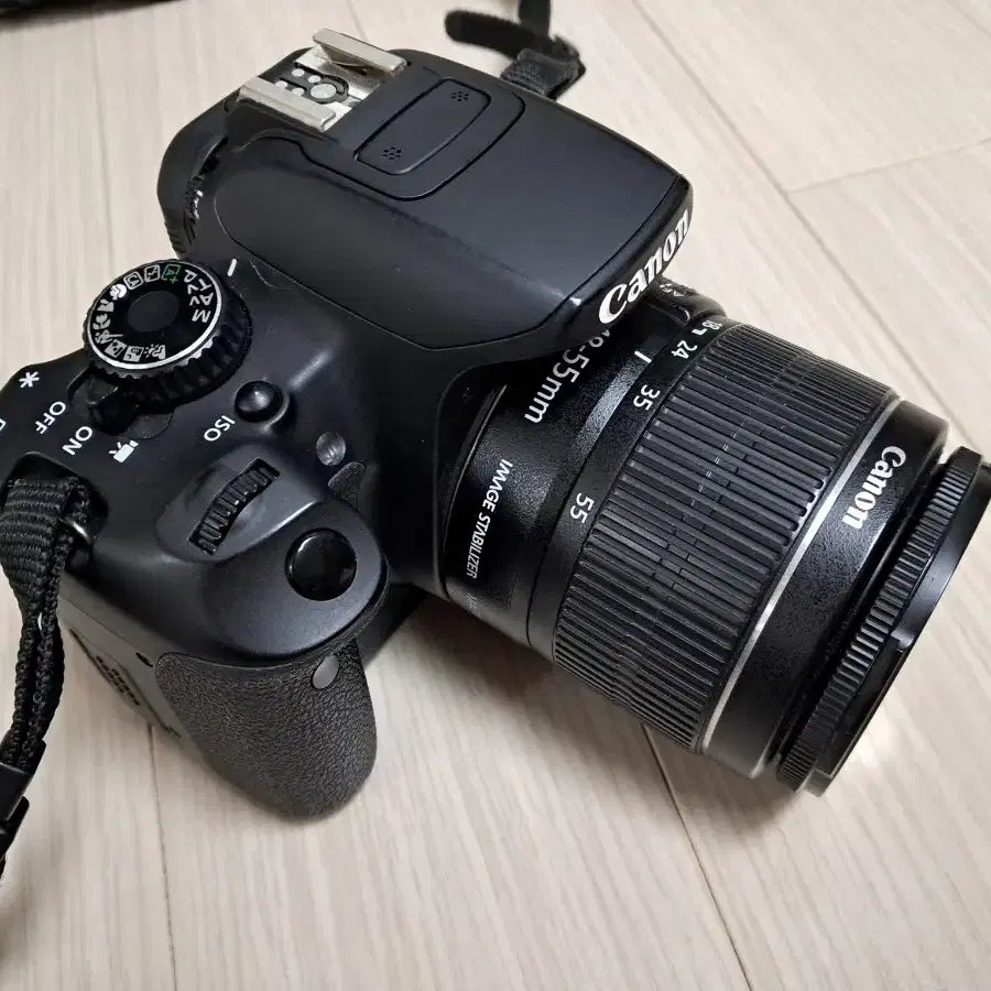 캐논 EOS 650D DSLR 카메라 와 기본 렌즈 세트