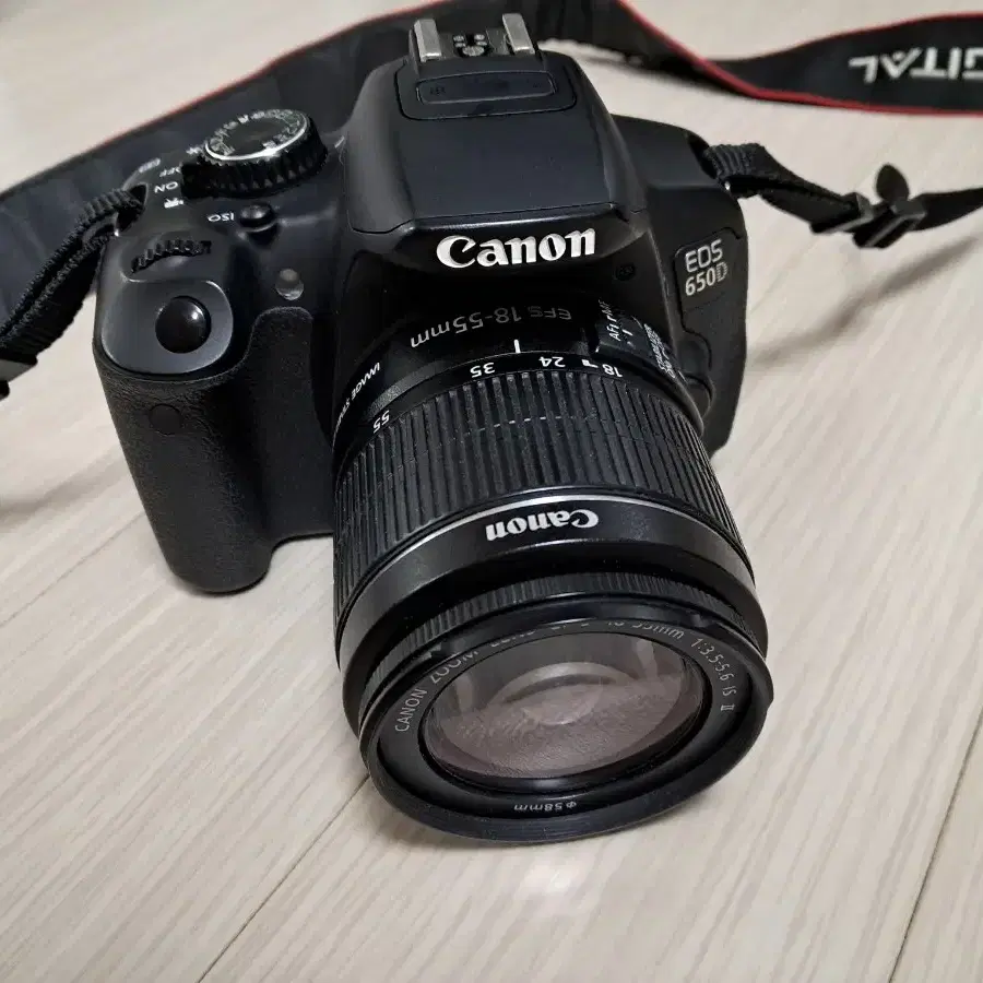 캐논 EOS 650D DSLR 카메라 와 기본 렌즈 세트