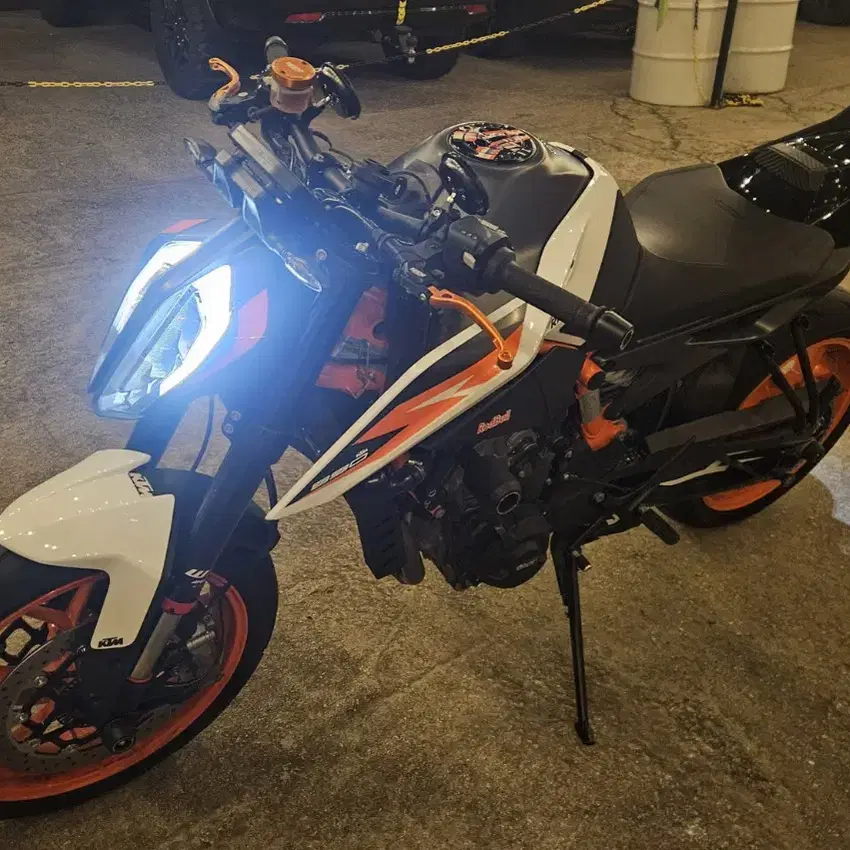 2021 KTM 듀크 890R