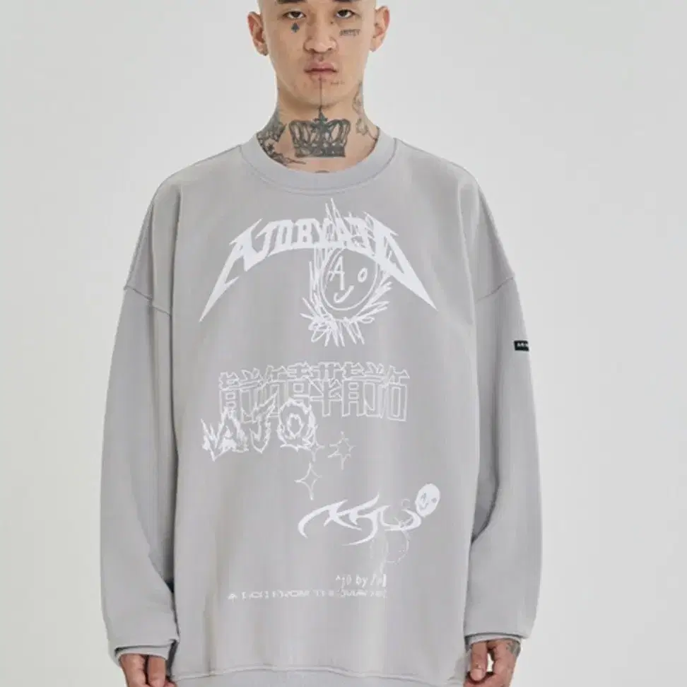 AJOLICA Collage Sweatshirt [GREY]