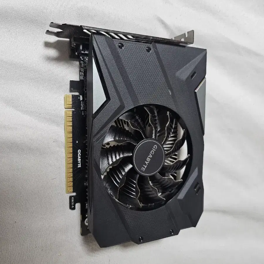 GTX 1650 SUPER (기가바이트)