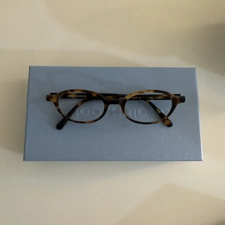 스무스무드 edin glasses trotoise 에딘 안경 새상품