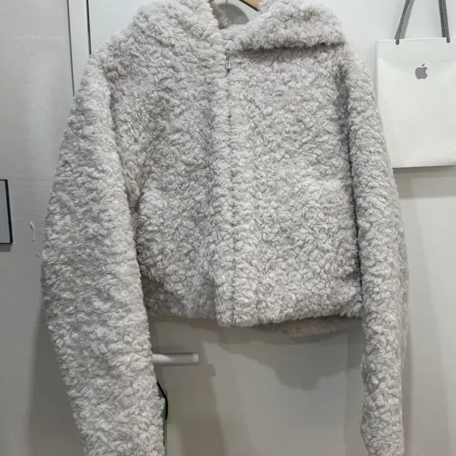 트리밍버드 후디 퍼 크롭 집업 Hoodie Fur Crop Zip-up