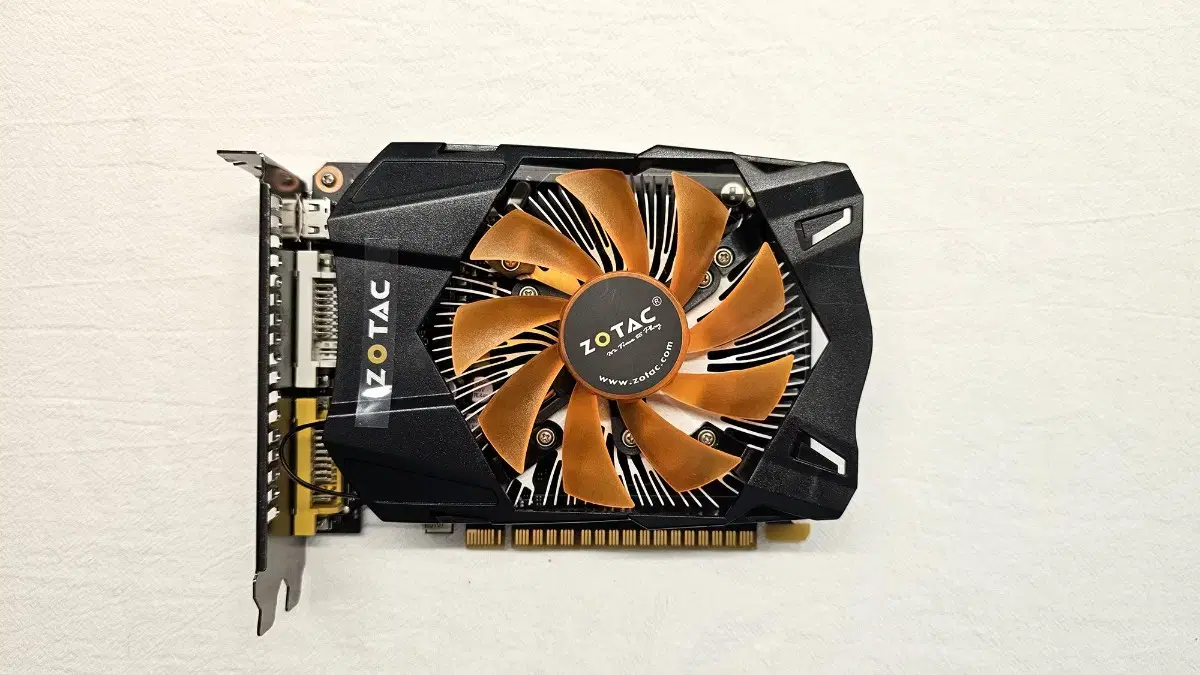 조탁 GTX750 1기가 무전원 그래픽 카드 팝니다.