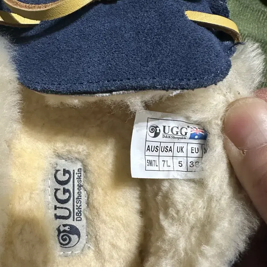 9-35 UGG 호주어그 모카신 사이즈 240(235권장) 상태 최상