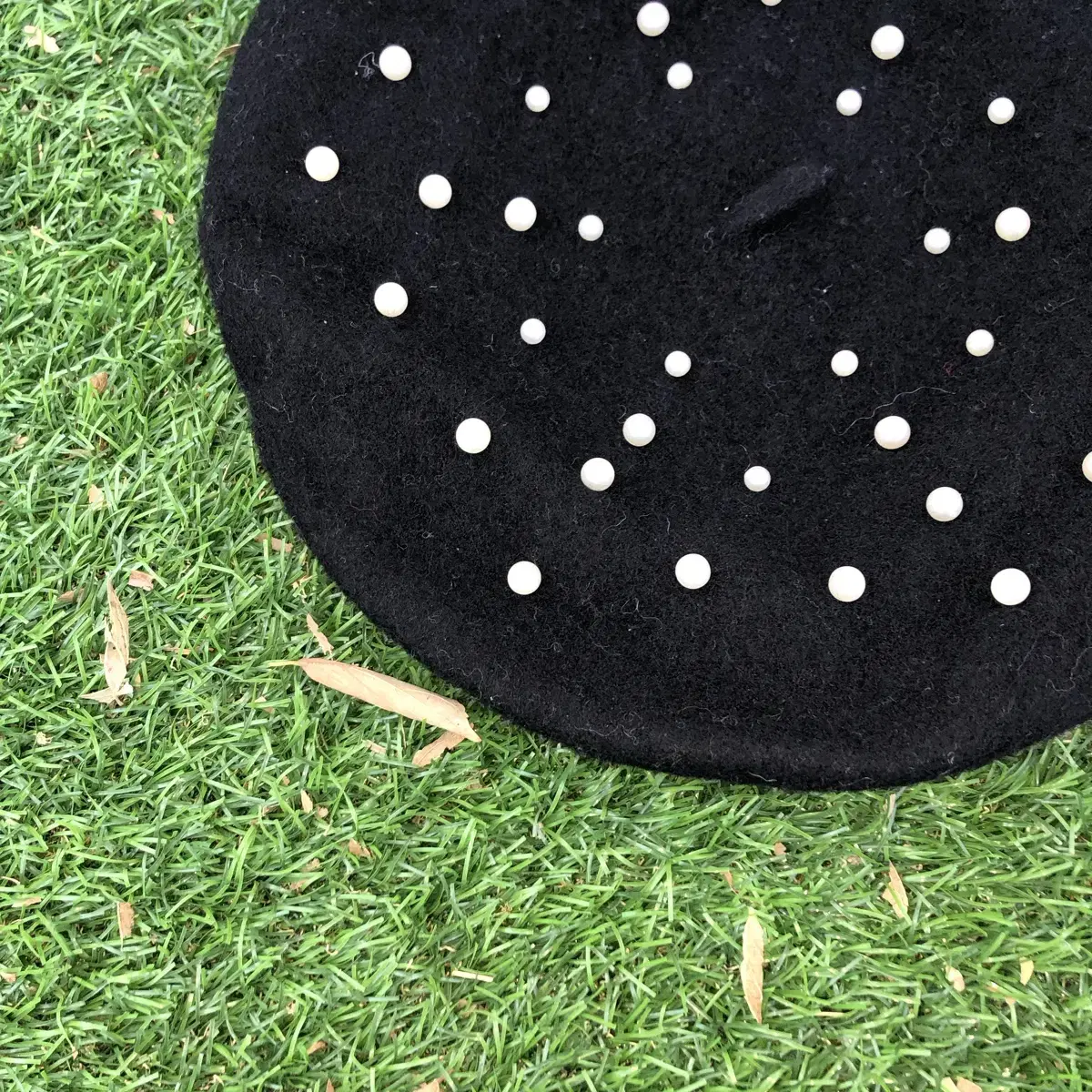 Vintage Pearl black angora beret