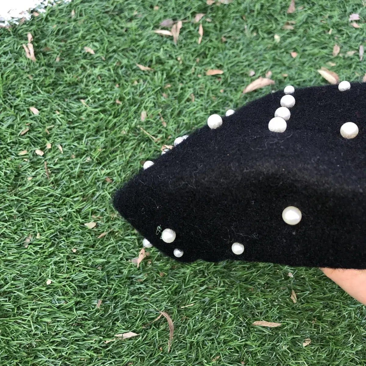 Vintage Pearl black angora beret