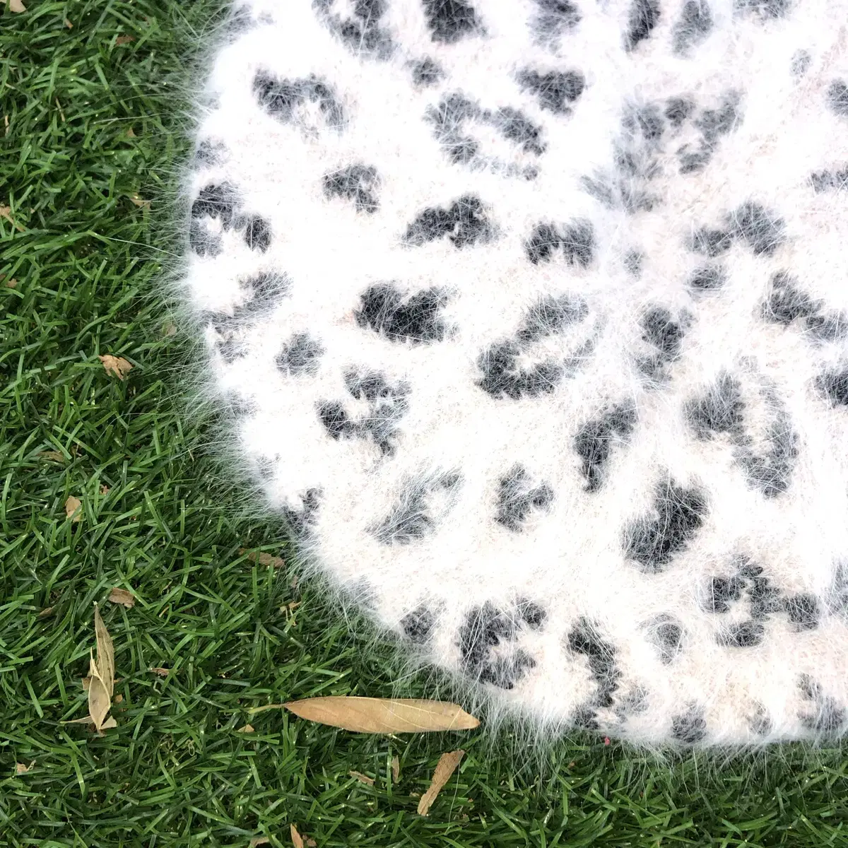 Vintage Leopard ivory angora beret