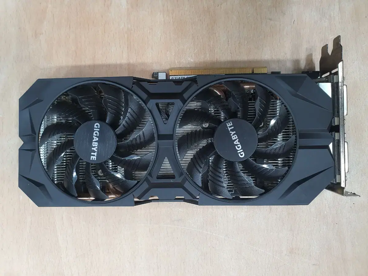 기가바이트 윈드포스 GTX 960 2G 그래픽카드