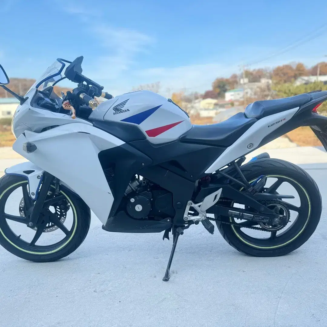 cbr125 16년식 39,@@@km 풀배기구변완료 판매중입니다