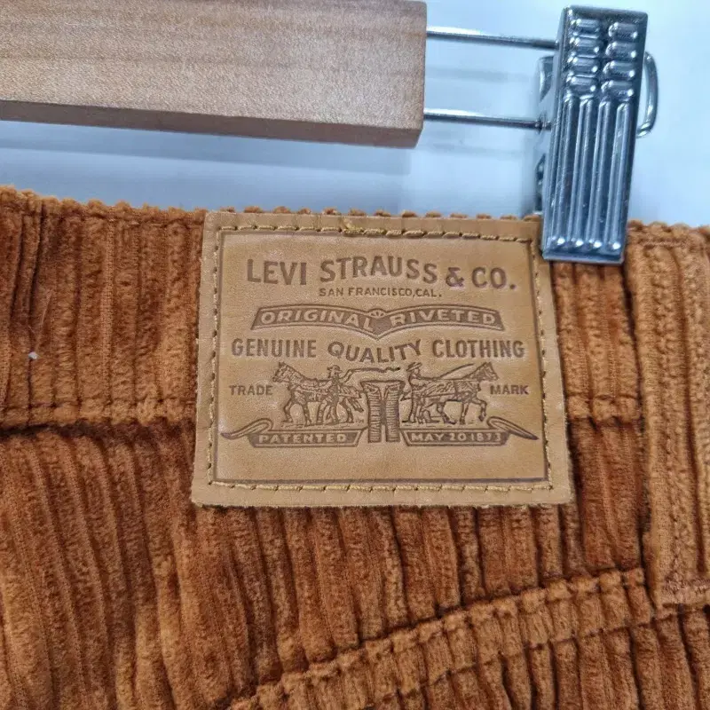 F2090 LEVIS 여24인치 베이지 코듀로이 팬츠/더크