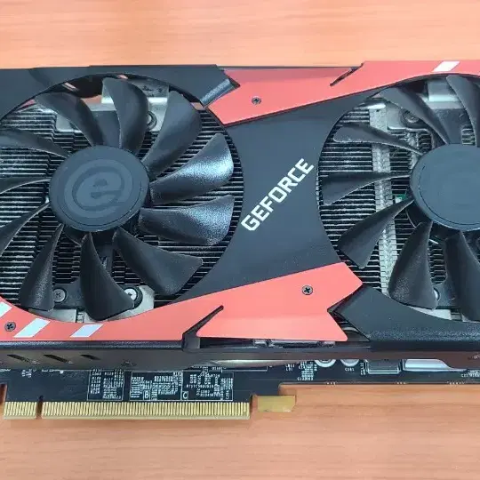 이엠텍 GTX1070 8G 게이머에디션