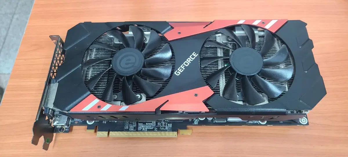 이엠텍 GTX1070 8G 게이머에디션