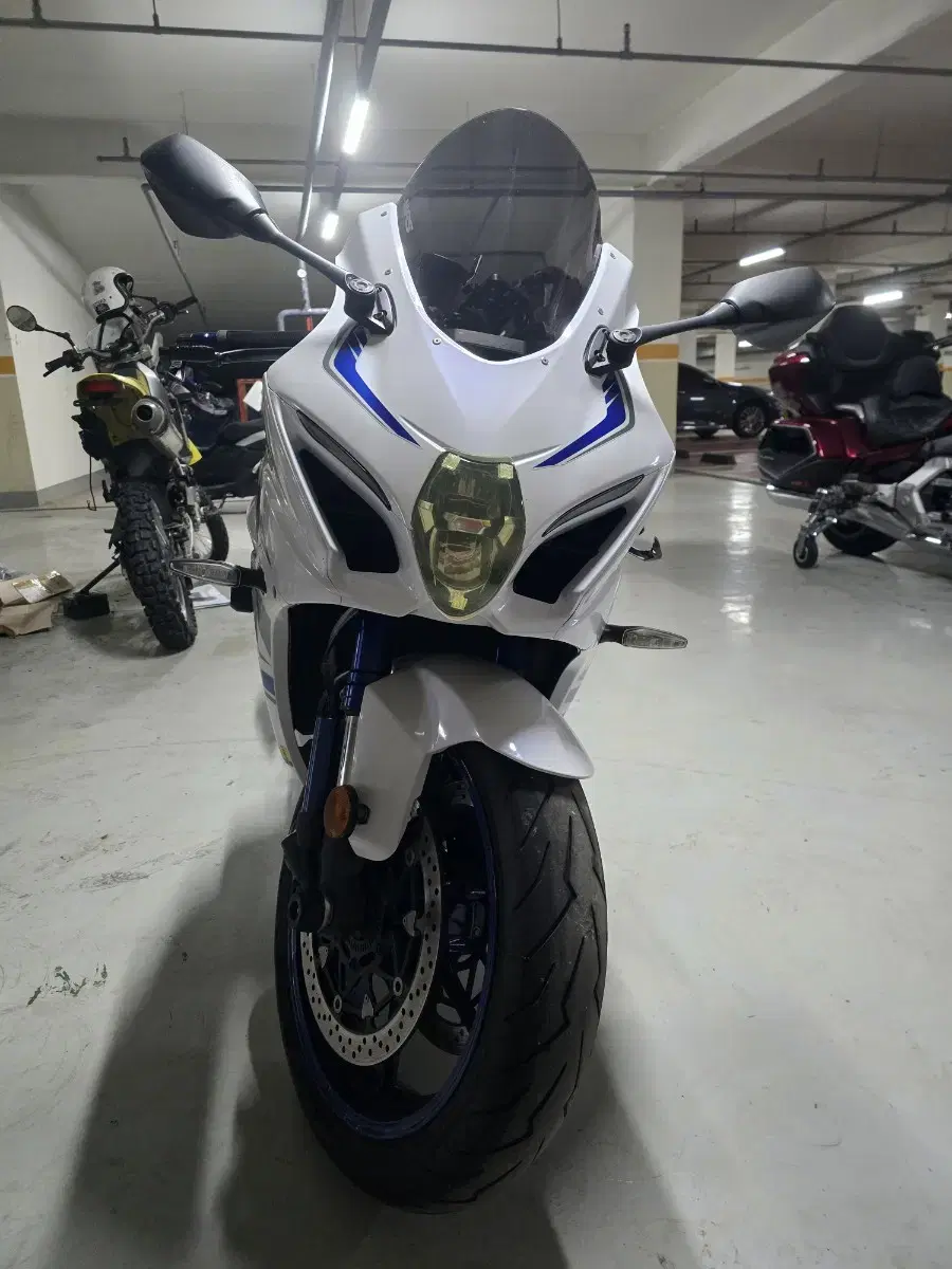 18년식 r1000r