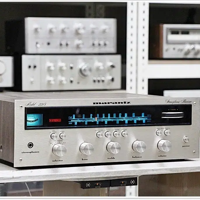 마란츠(MARANTZ) 민트급 블루턴형 아날로그 리시버 모델 2215