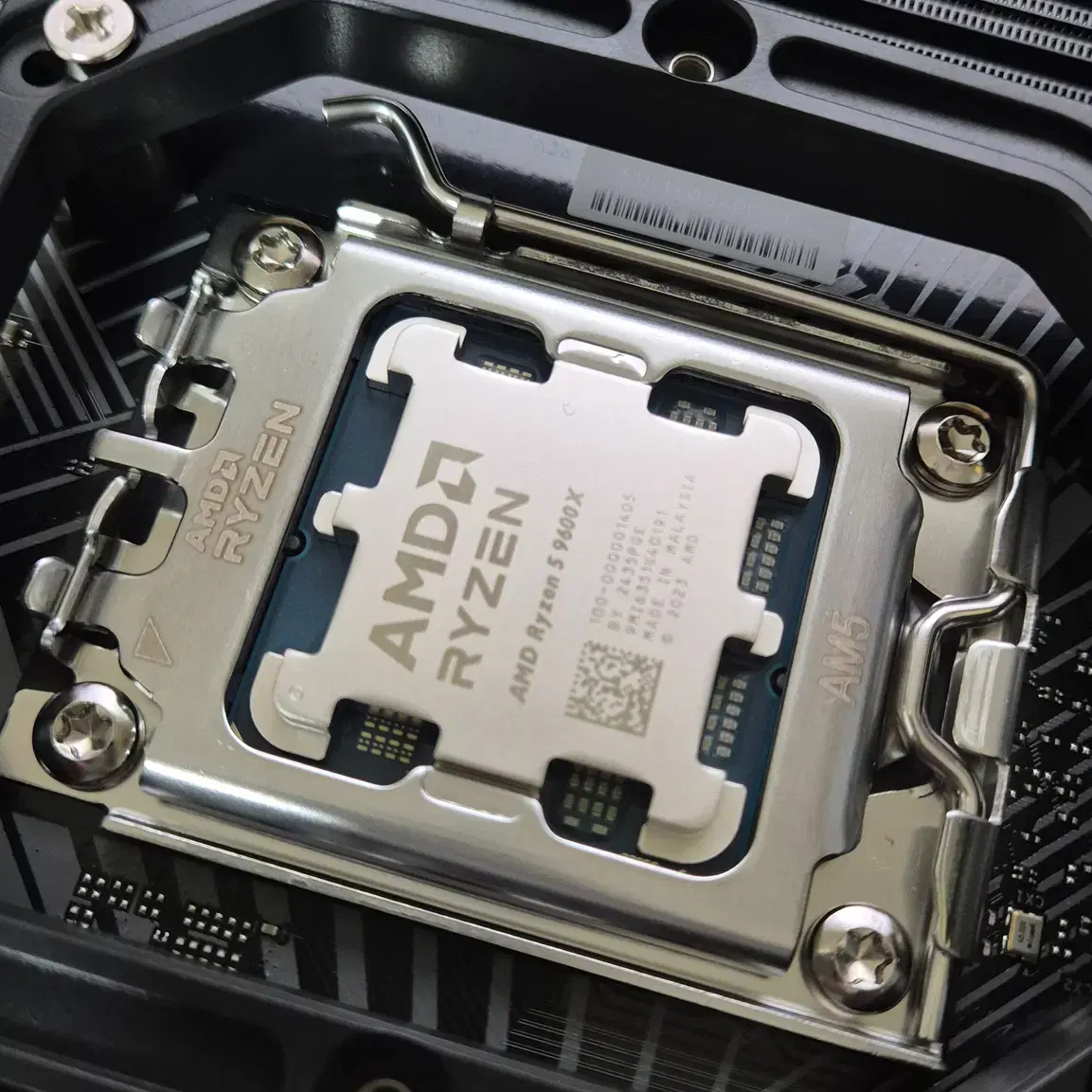 라이젠 9600X RTX3080 2TB 데스크탑 본체