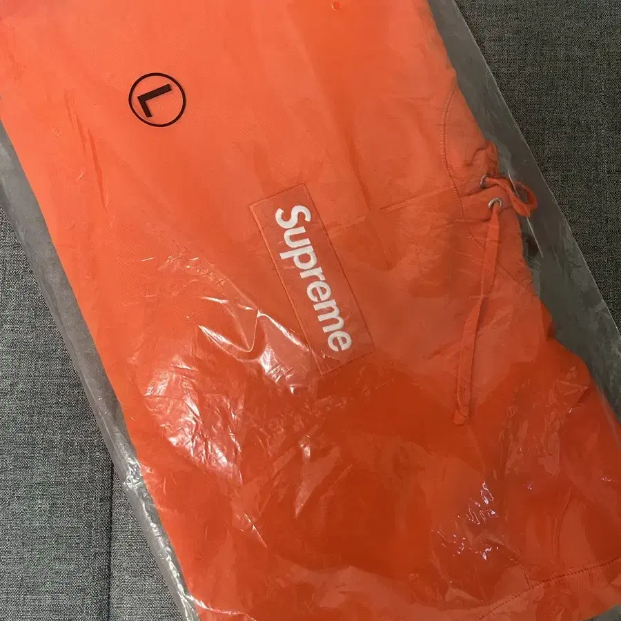 Supreme box logo orange L