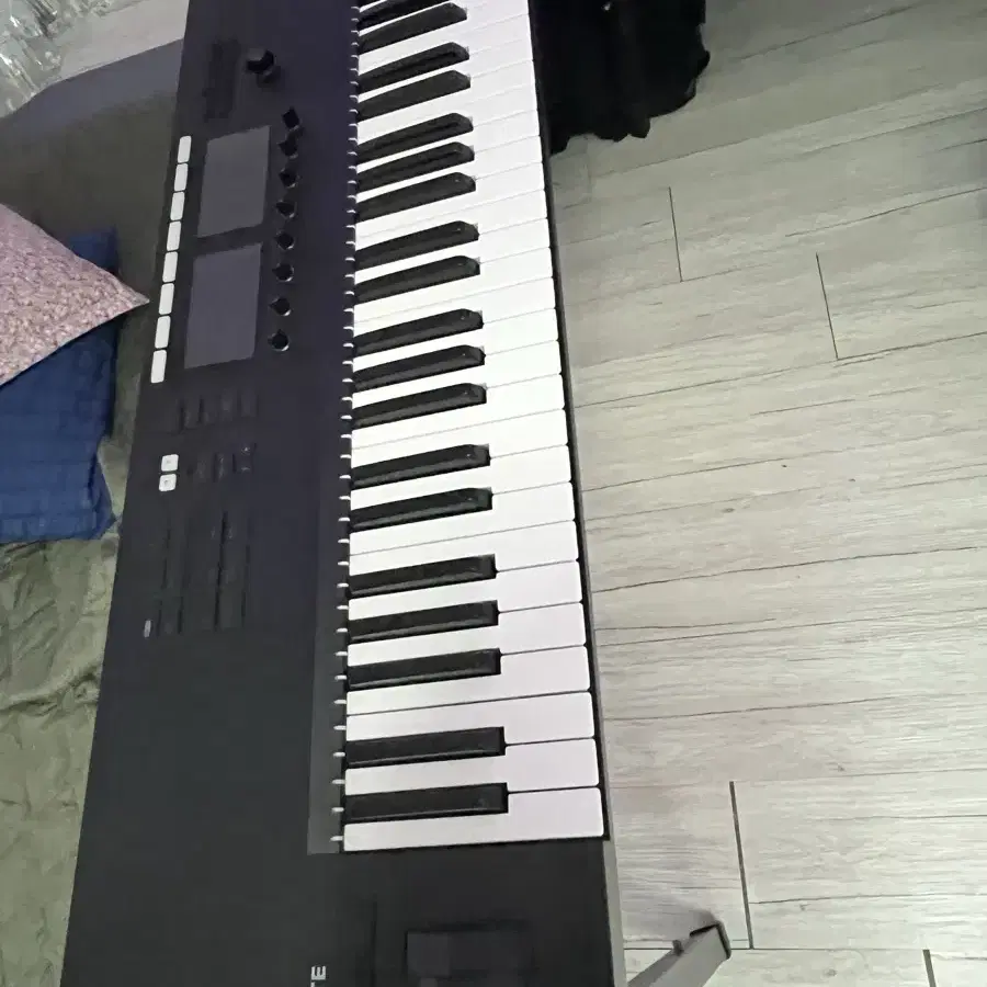 Ni komplete kontrol s61 극미중고