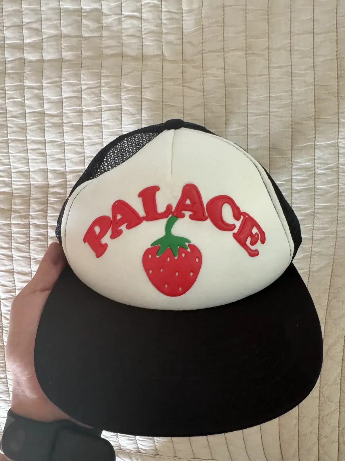 palace 스트로베리 트러커 햇 새상품