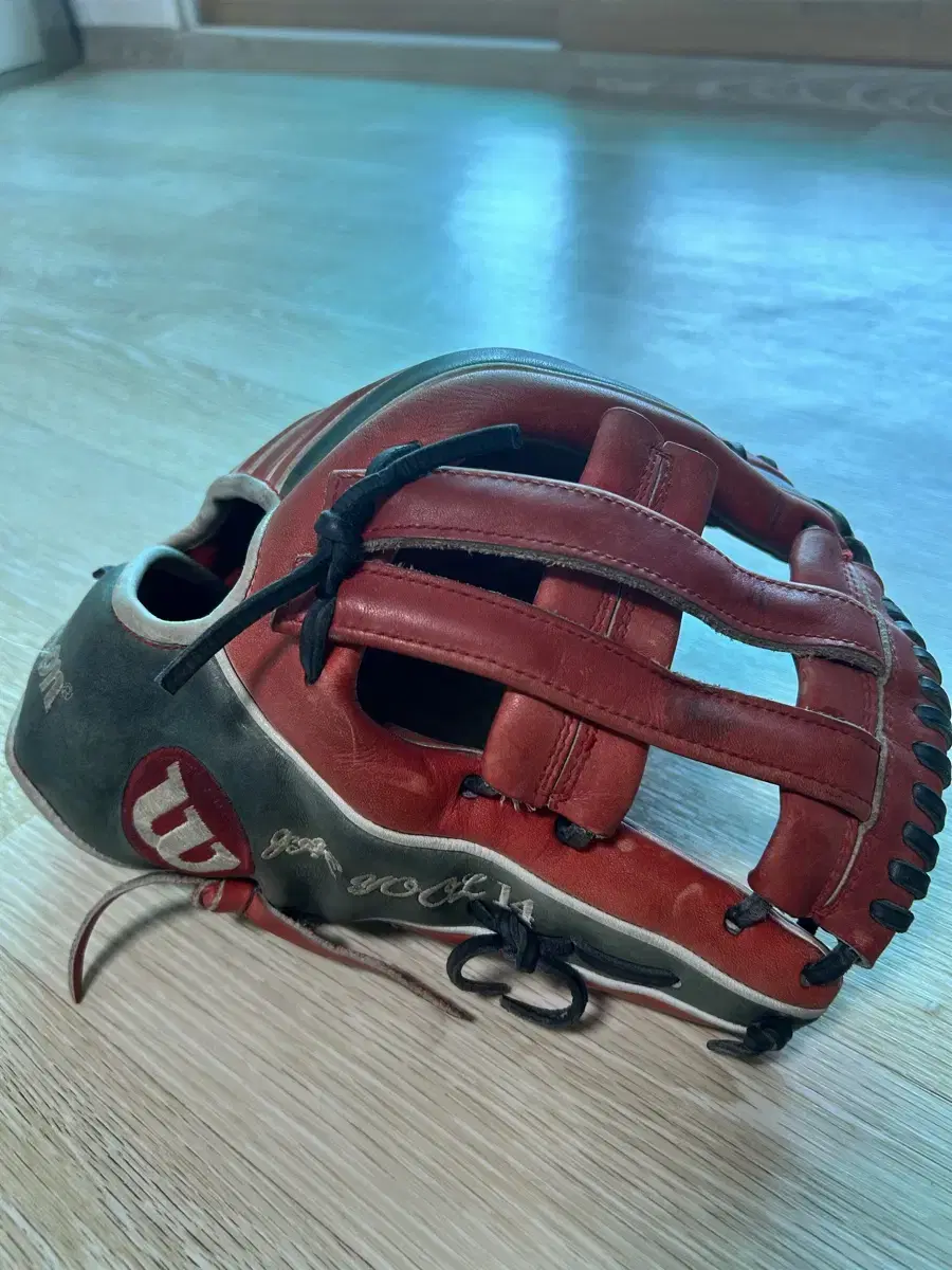 Wilson infield glove for sale (A2k)