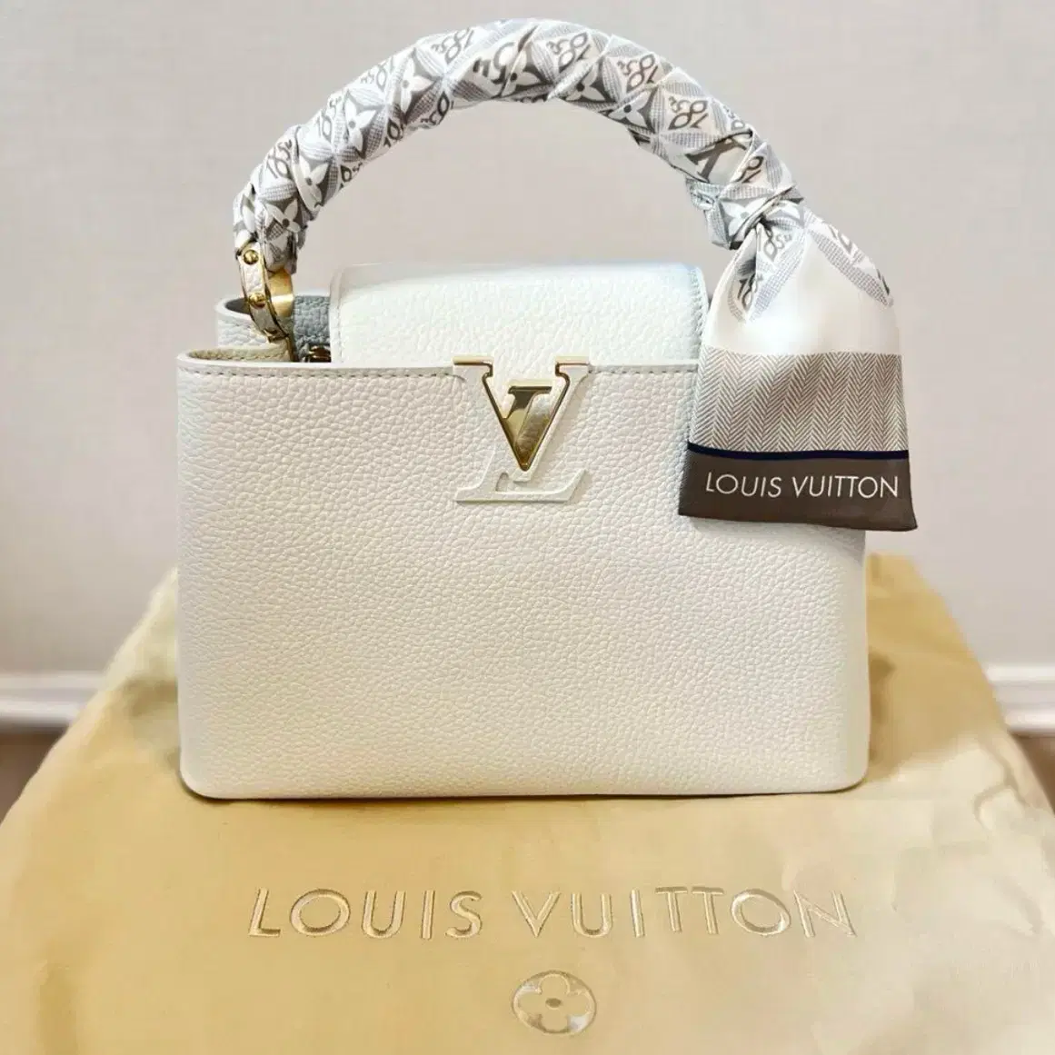 louis vuitton 캡신 BB 스노우