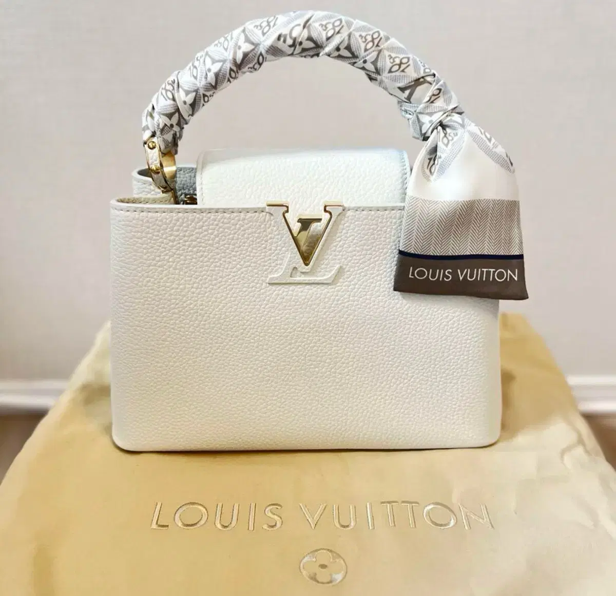 louis vuitton 캡신 BB 스노우