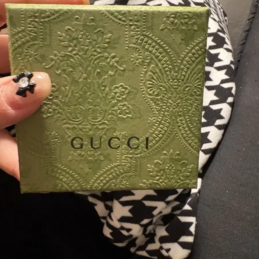 GUCCI  새상품급 선물용 구찌 인터로킹 펜던트 목걸이