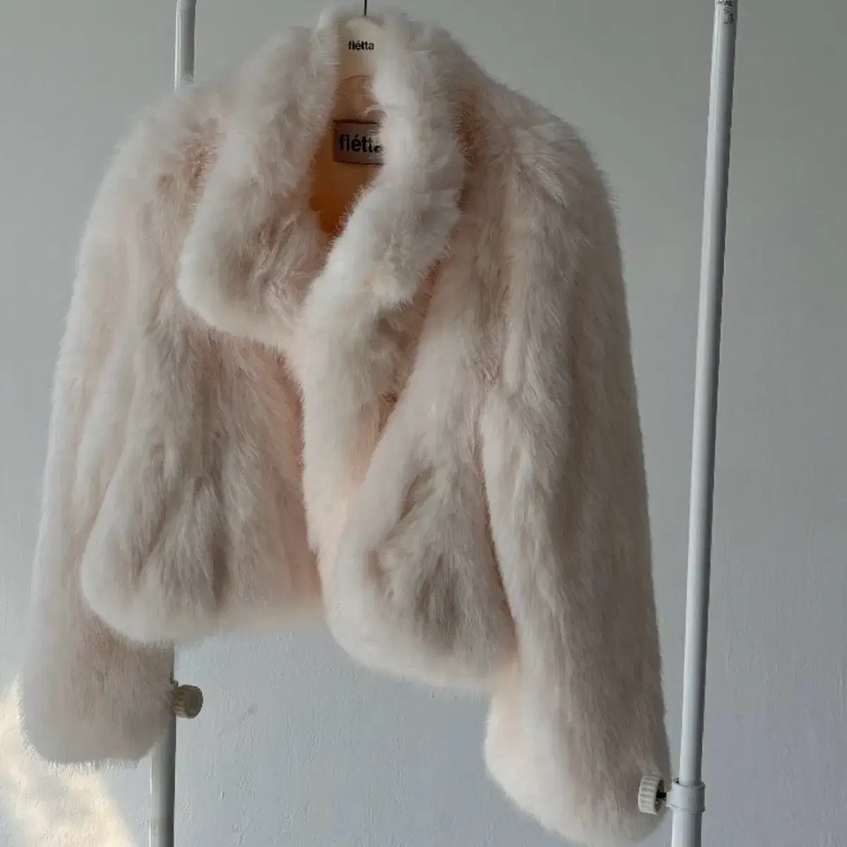 플레따 퍼 자켓 화이트 fletta faux fur jacket