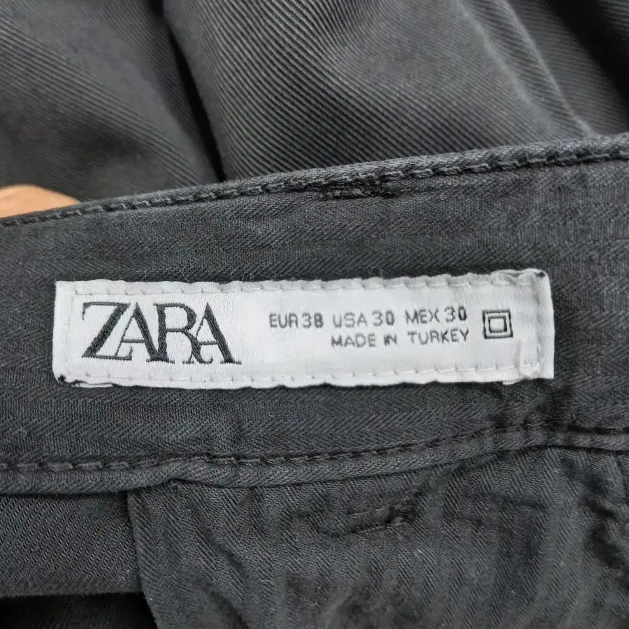 30 ZARA Turkey 스판 테이퍼드핏 치노 블랙 30-937