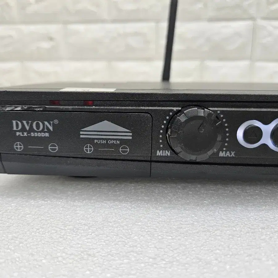 DVON PLX-550DR 무선 마이크 수신기 입니다