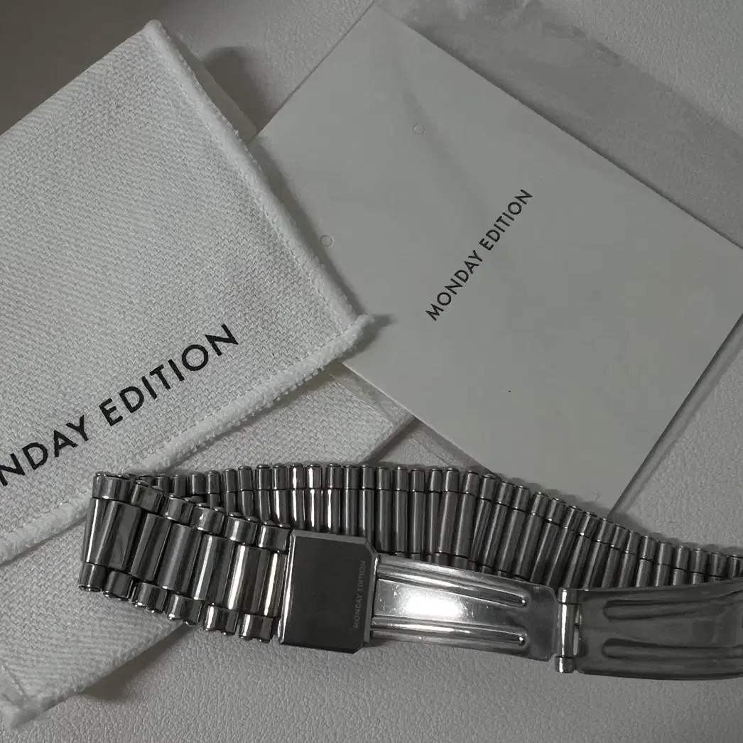 MONDAY EDITION ME Watch bracelet