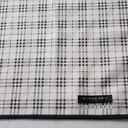 BURBERRY 노바체크 손수건 새제품