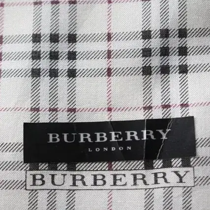 BURBERRY 노바체크 손수건 새제품