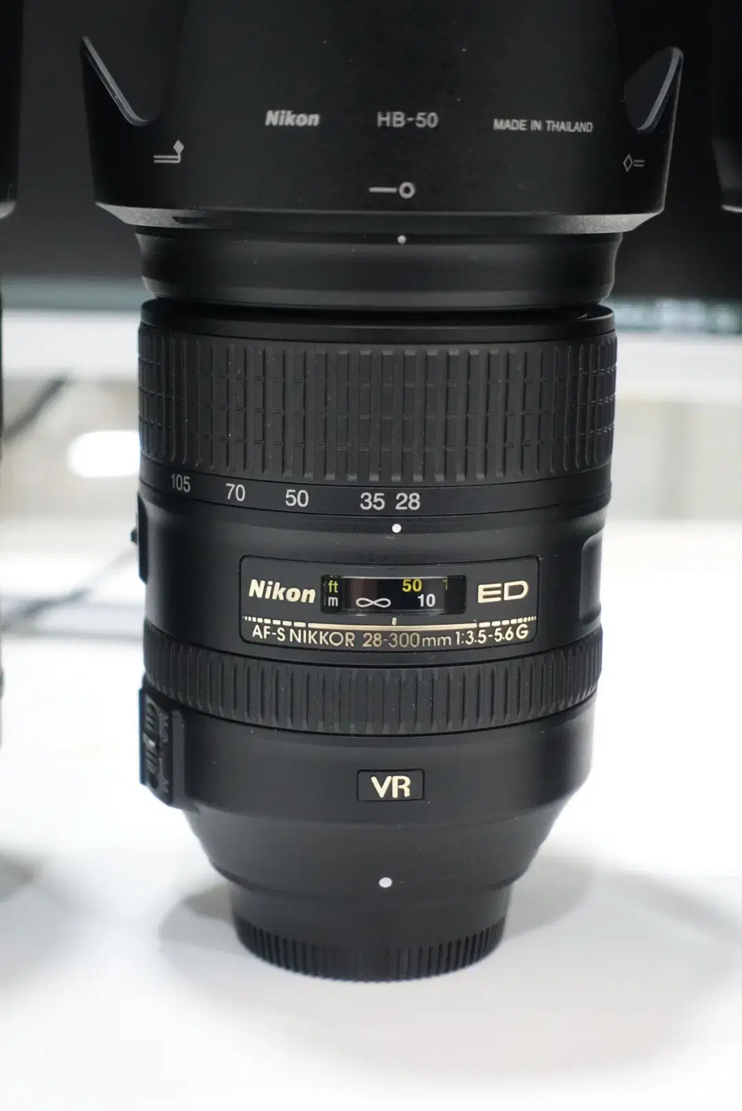 NIKKOR AF-S 28-300mm 3.5-5.6 VR 렌즈