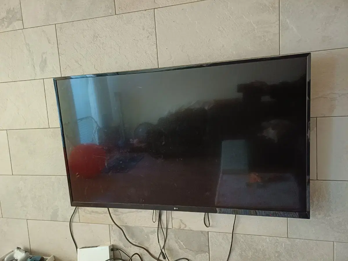 LG  55인치 UHD TV 액정 깨진거 팝니다