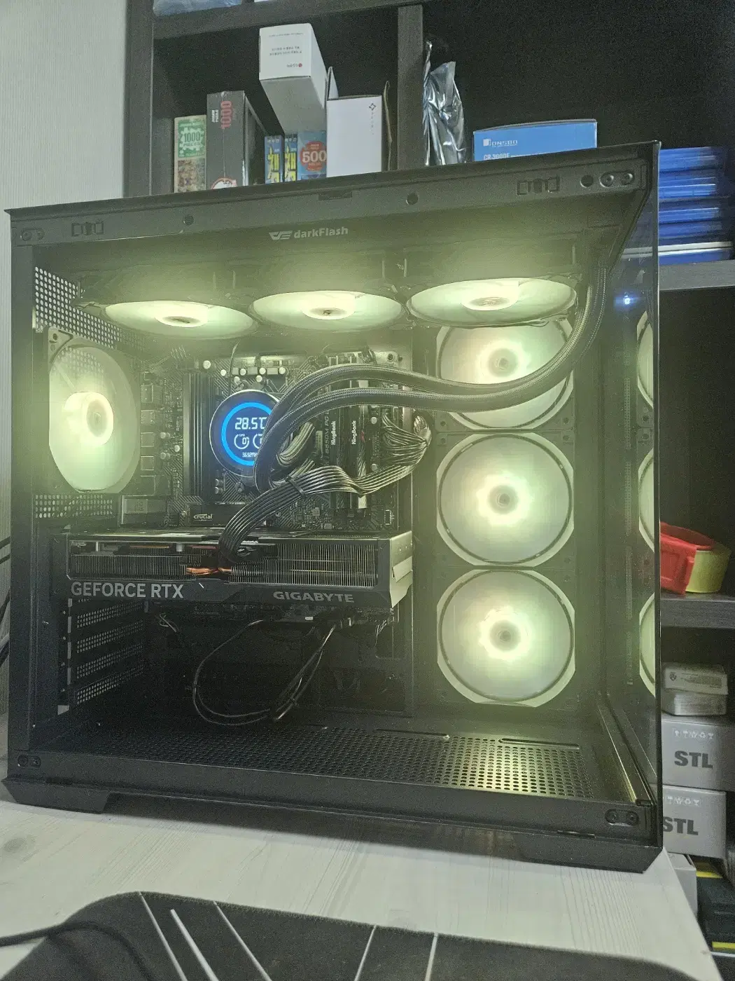 (신품)라이젠9600X 램32G 기가바이트 4070Ti OC 수냉본체!~