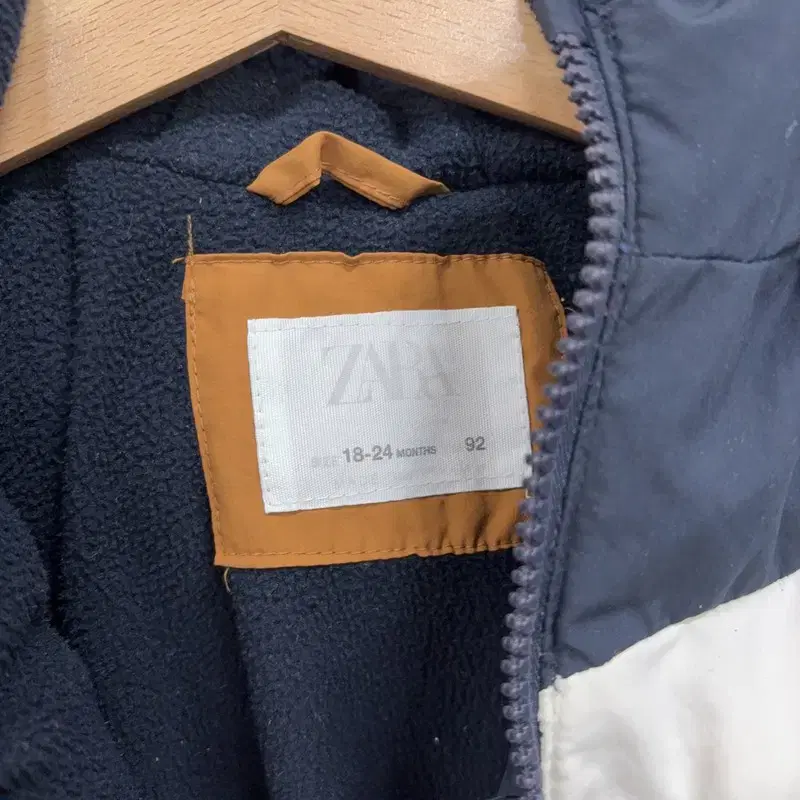 자라 ZARA 키즈 브라운 후리스 안감 패딩 18-24M B00342