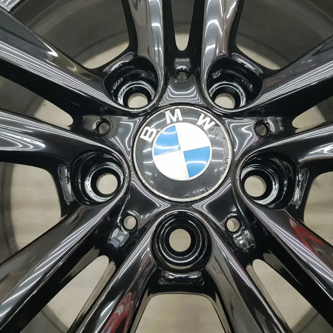 16인치 BMW 3시리즈 F30 분체도장 올 블랙 순정휠 한대분 팝니다