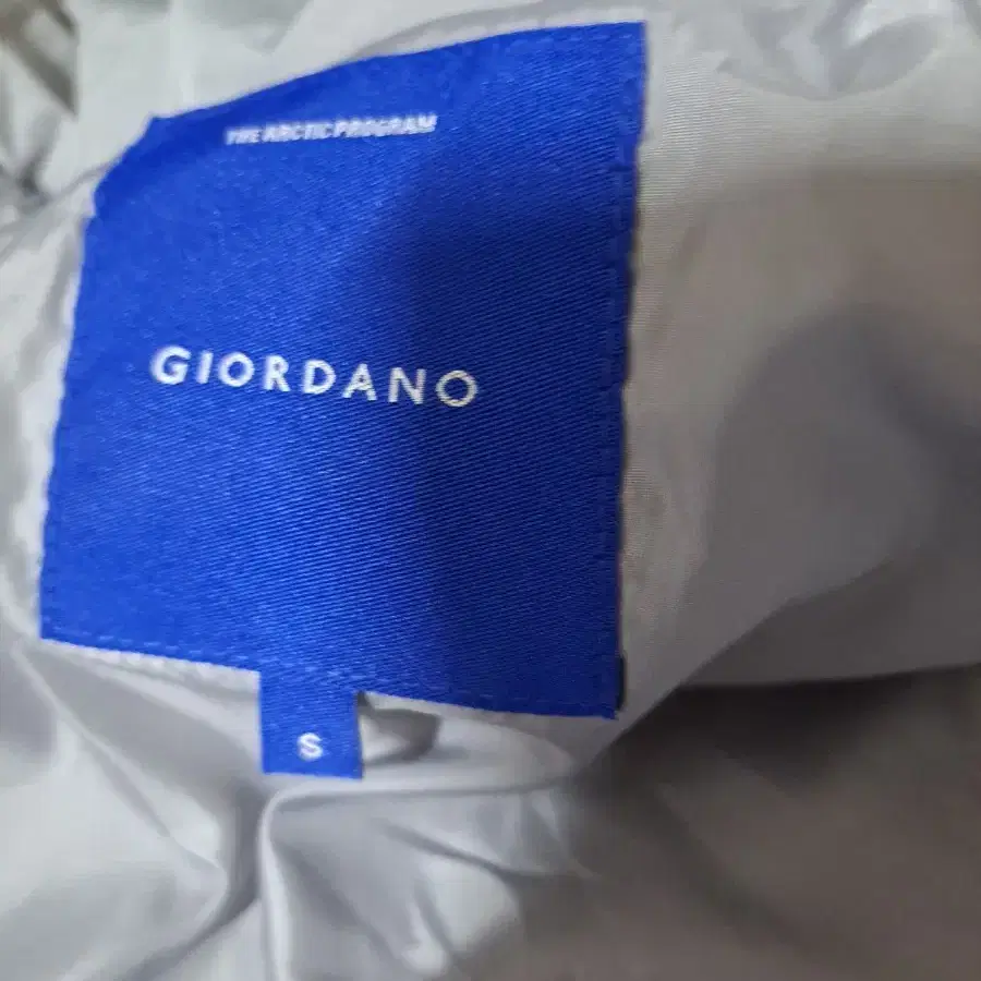 GIORDANO. 패딩 사이즈 S