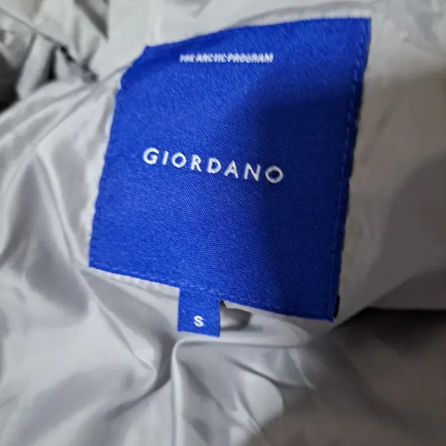 GIORDANO. 패딩 사이즈 S