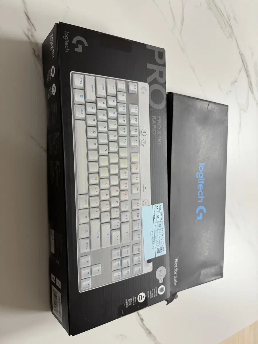 신상 로지텍 G PRO X TKL 래피드 키보드 팝니다.