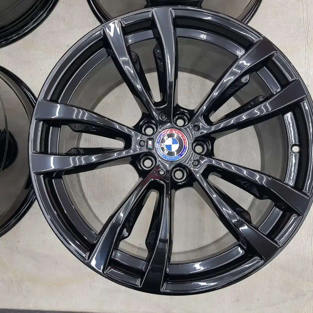 20인치 BMW X6 469M 분체도장 올블랙 순정 정품휠 팝니다