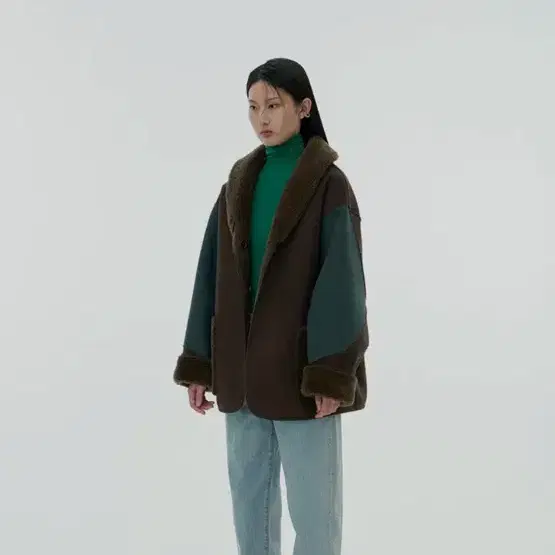 아모멘토 22fw 리버시블 무스탕코트