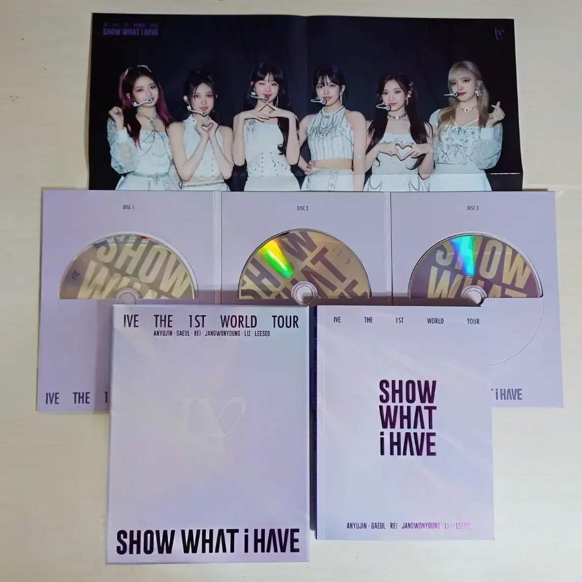 [아이브 DVD] IVE THE 1ST WORLD TOUR 전 구성