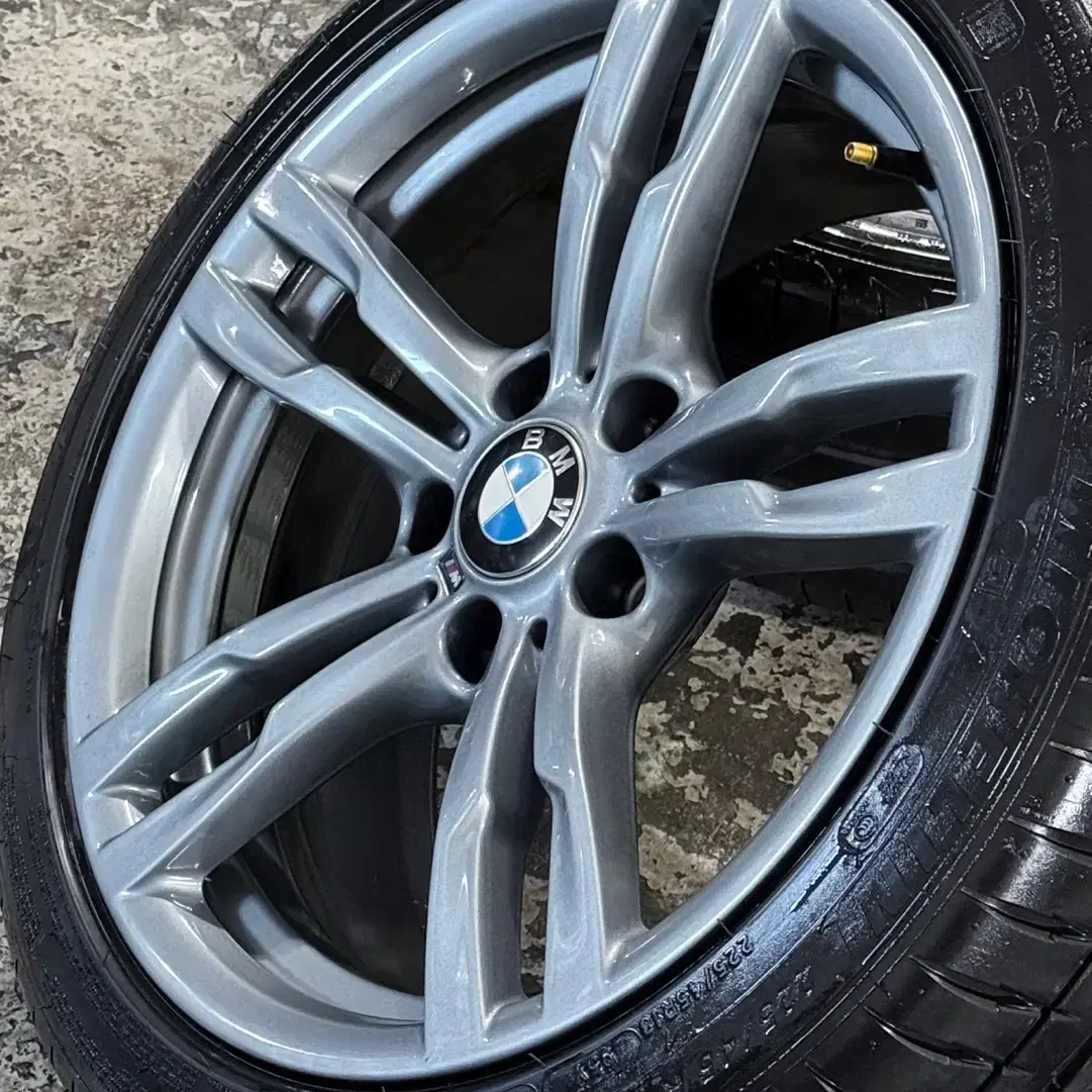 BMW 441M 순정 18인치 휠타이어 판매