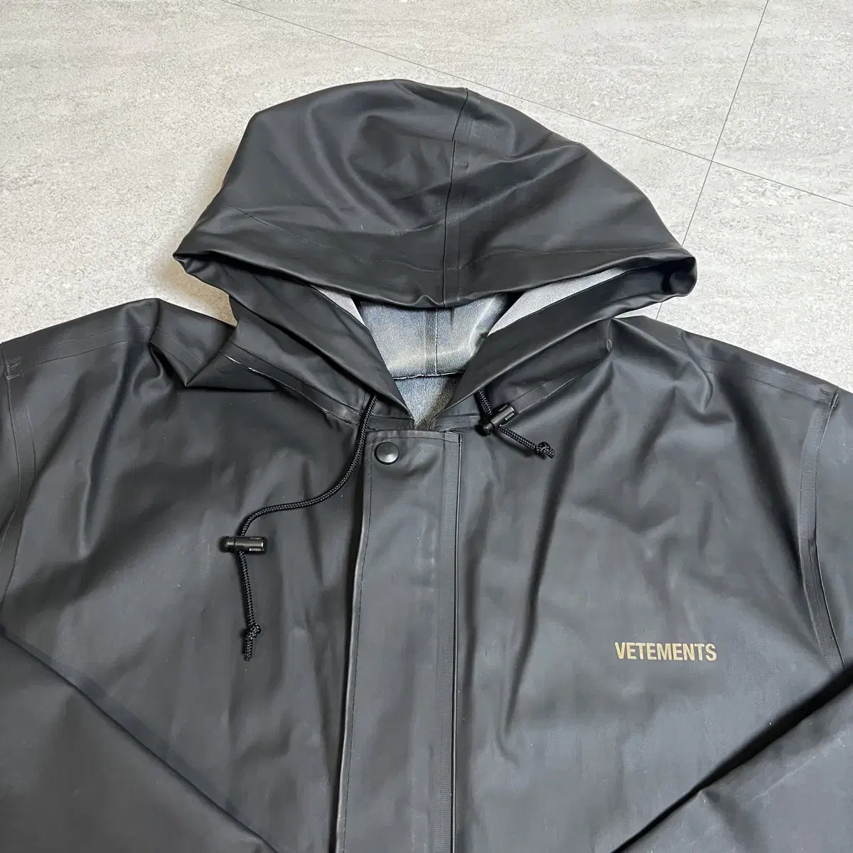 Vetements 베트멍 레인코트 초판 블랙 OS