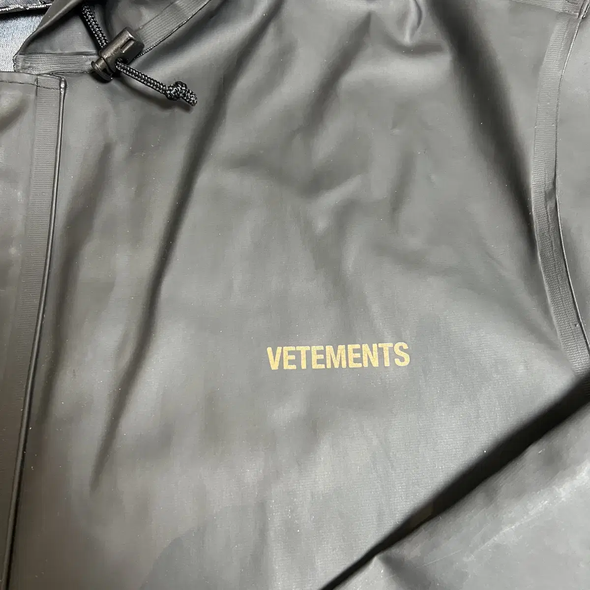 Vetements 베트멍 레인코트 초판 블랙 OS