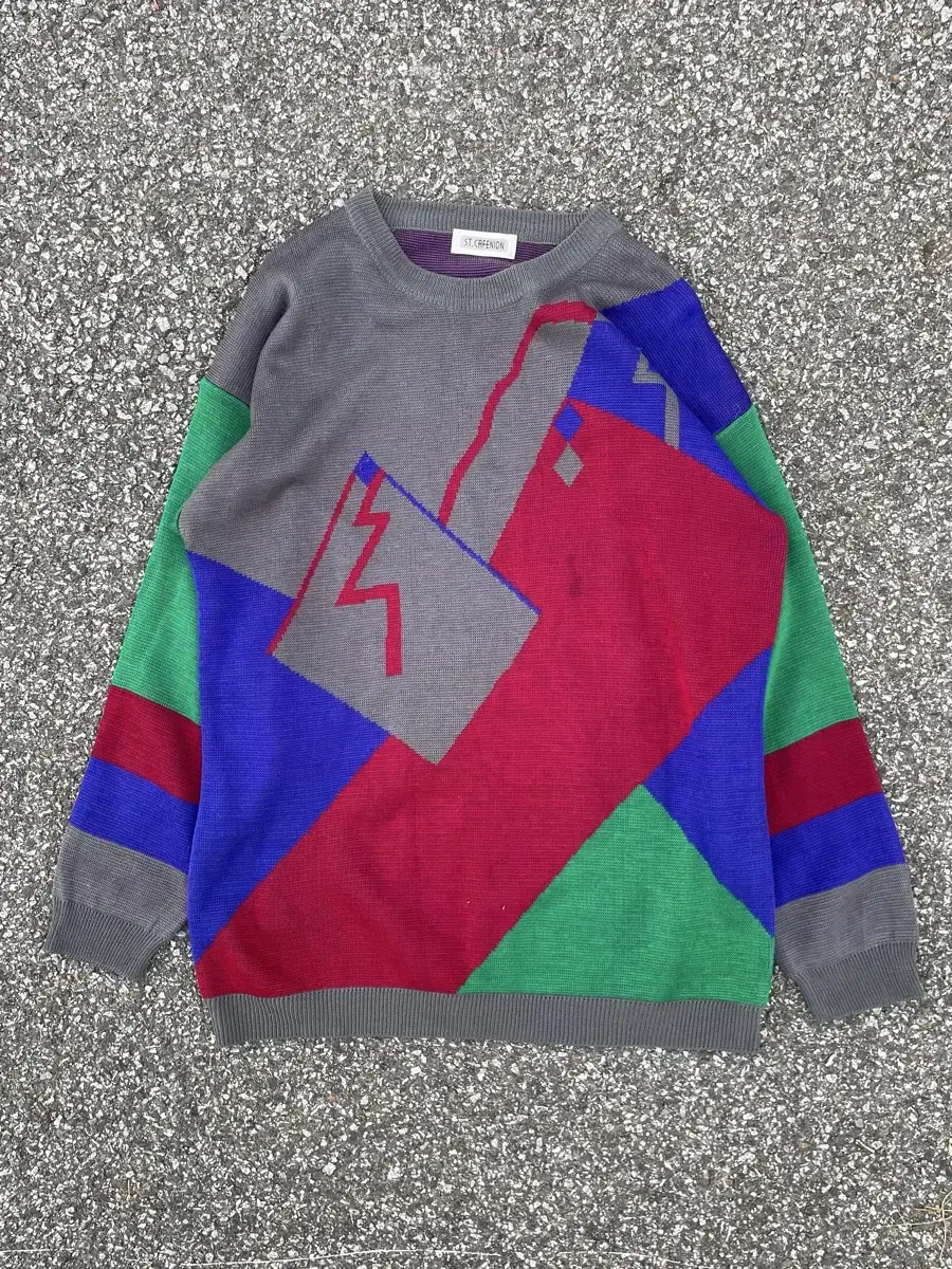 90s St.crfenion graphics Kint Sweater